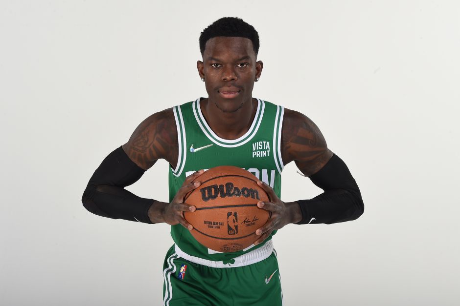 04年战胜湖人，拿到冠军的活塞五虎，为何只有三人退役了球衣？